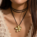 Fashion metal five petal flower pendant wrapped around neck chain, feminine necklace set