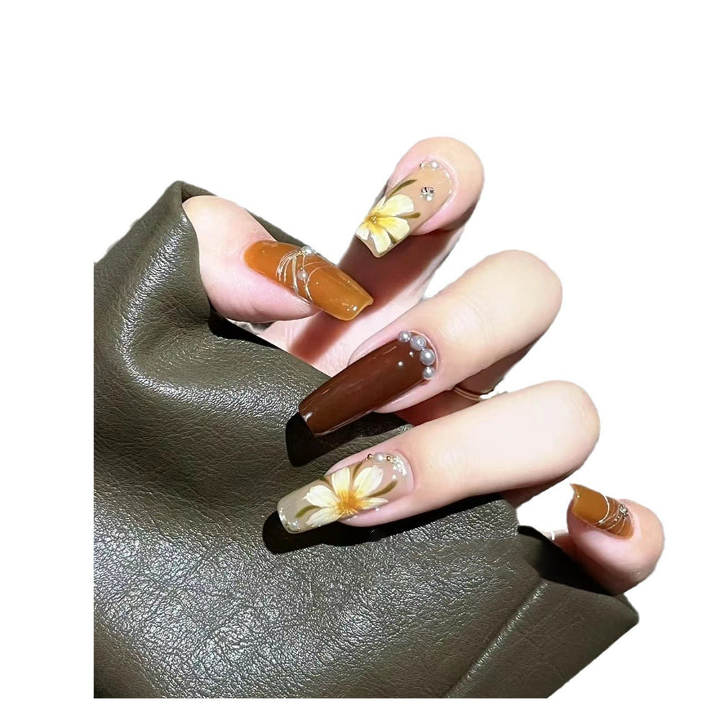 Manucure portable, manucure purement faite à la main, faux ongles finis, patch d'ongles, couleur caramel automne et hiver, camélia peint à la main, léger luxe